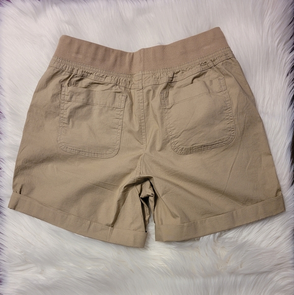 Laura Scott Poplin Short, Size Small, Color Khaki - Picture 4 of 5